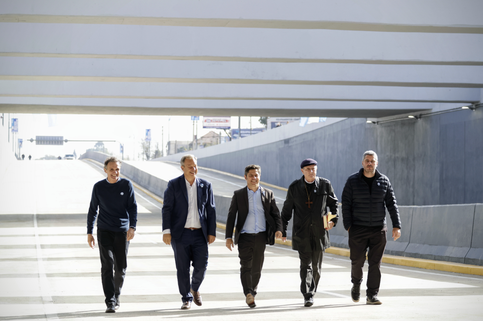 El gobernador de la provincia de Buenos Aires, Axel Kicillof, y el intendente de Almirante Brown, Mariano Cascallares, encabezaron este domingo el acto de inauguración del viaducto Papa Francisco.