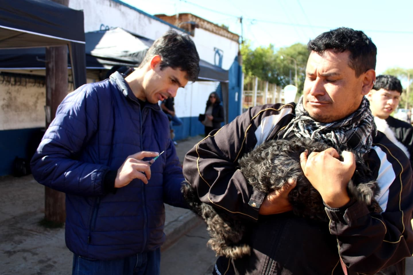 Durante la jornada se brindaron vacunación antirrábica para mascotas, EcoCanje, peluquería, tareas de aseo y mucho más.