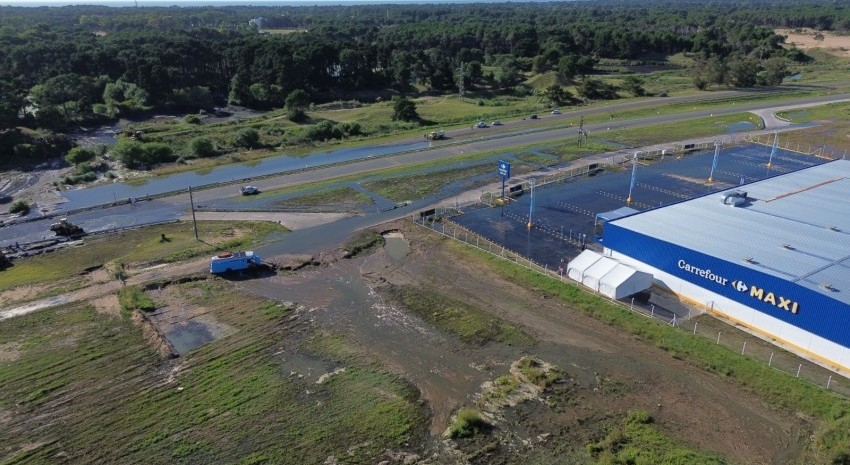 Presentó ante la Justicia las pruebas del nuevo episodio de contaminación cloacal que, días atrás, traspasó el límite de la Ruta 11 ocasionando daños en el territorio local. 
