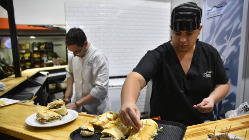 
Tafí Viejo celebró la Semana del Sánguche de Milanesa en el Mercado Municipal. 