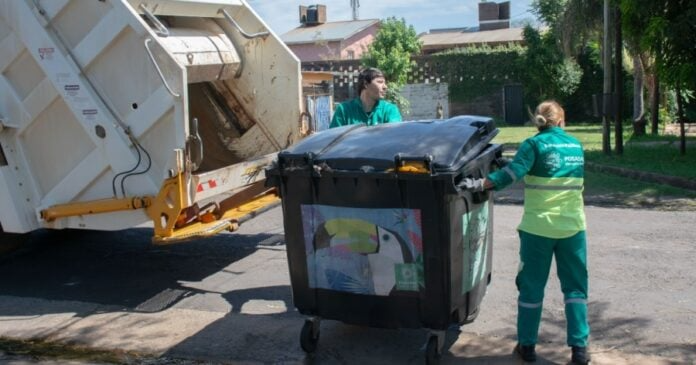 El municipio informó prestaciones parciales el jueves 2 en el microcentro el viernes 3 "NO habrá prestación de servicios" y todo se normalizará el lunes 6.