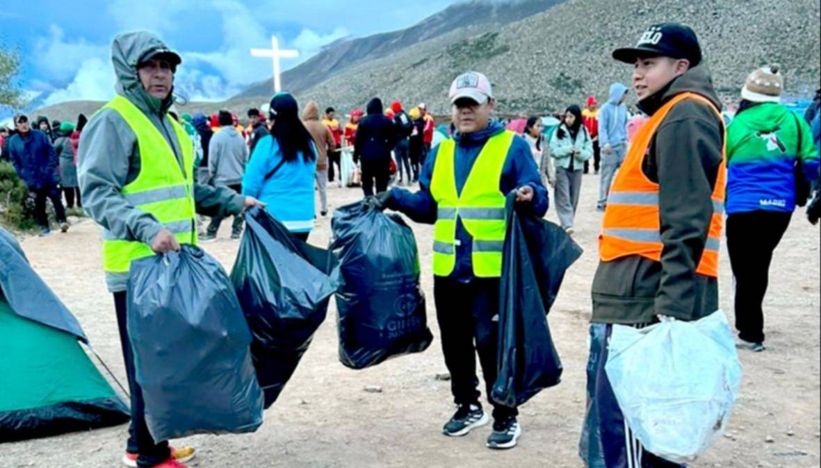 De las 300 bolsas de consorcio que se entregaron a bandas de sikuris y a comerciantes para recolectar desechos, sólo 120 fueron devueltas en los puntos de acopio oficiales.