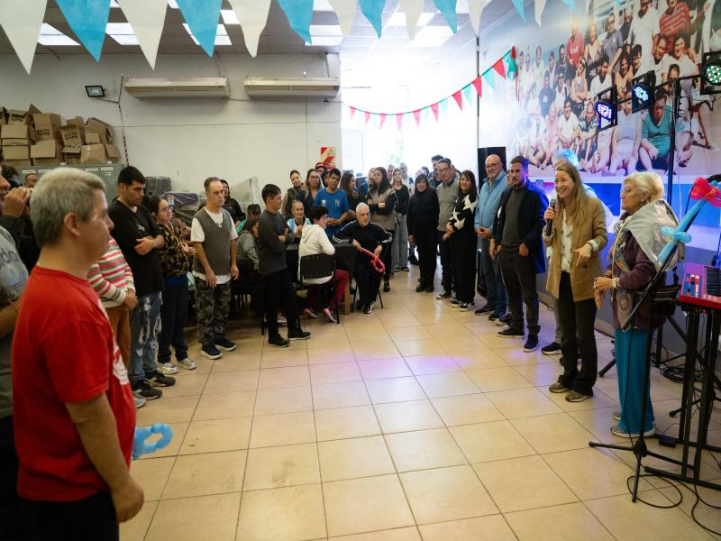 El espacio brinda contención, inclusión y actividades para fortalecer vínculos en una nueva etapa de la vida.