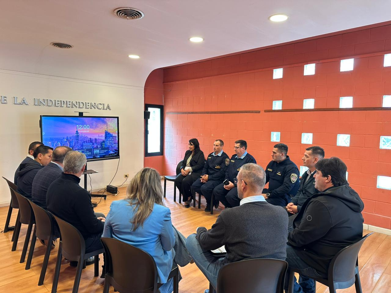 Autoridades provinciales y locales mantuvieron una jornada de trabajo para fortalecer la planificación y la infraestructura en seguridad.