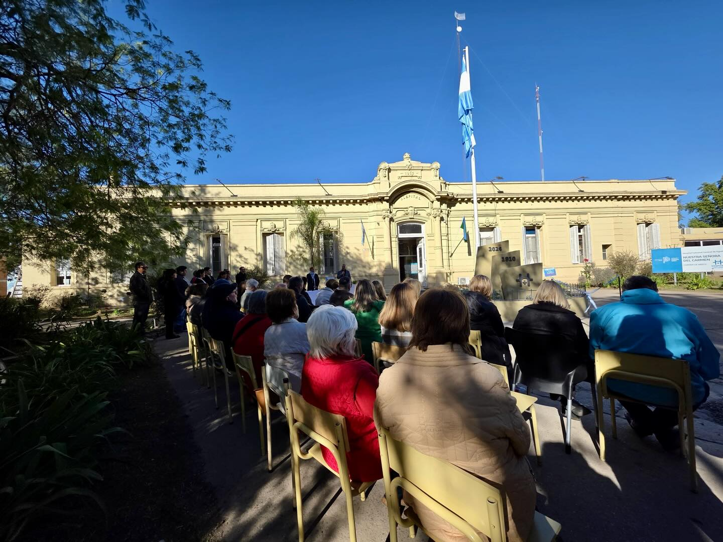 El nuevo espacio rinde homenaje al compromiso del personal de salud y al vínculo del hospital con la comunidad.