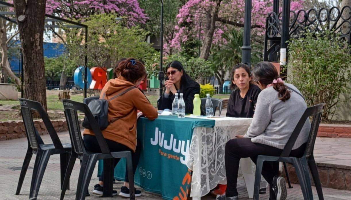 La propuesta busca acercar servicios y resolver consultas en el territorio para evitar traslados hacia centros administrativos y facilitar trámites clave para la comunidad.