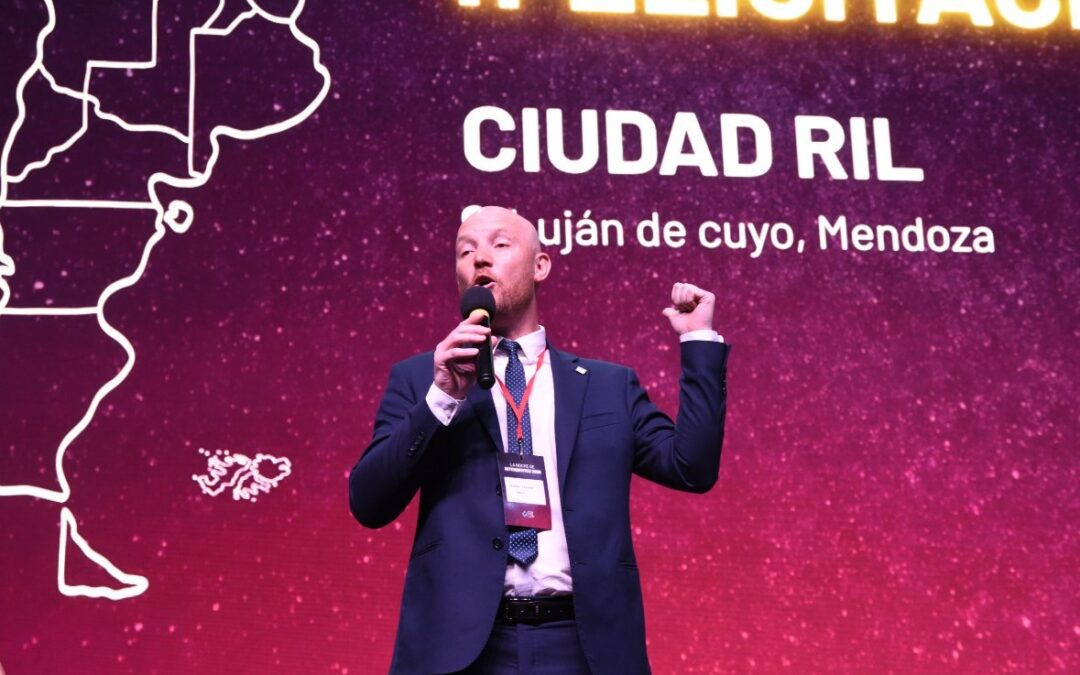 En una jornada que reunió a más de 800 líderes políticos, empresariales y sociales, el municipio mendocino obtuvo múltiples galardones que validan su esquema de gestión.