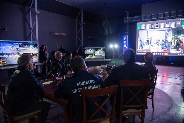 El gobierno entrerriano presentó un operativo integral con despliegue terrestre, aéreo y acuático, enfocado en prevención del delito y control en pasos fronterizos.