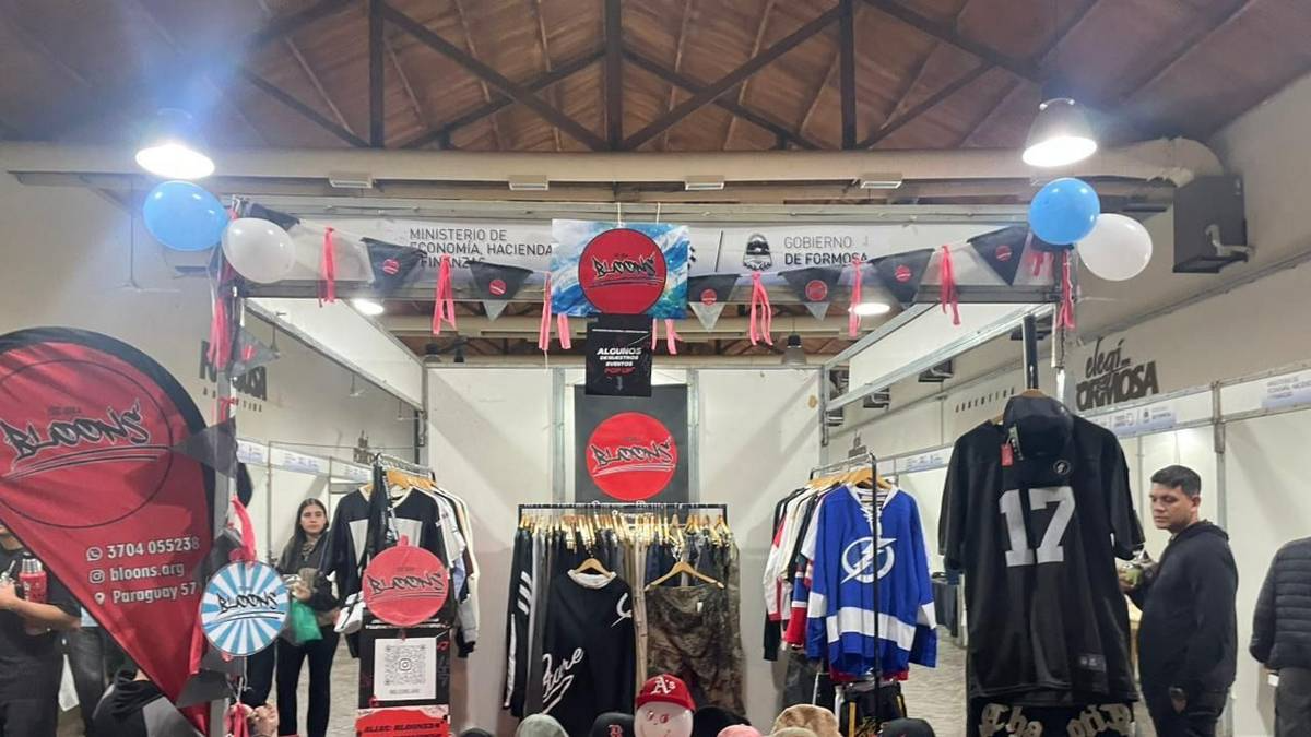 Ferias, mercados comunitarios y programas de capacitación impulsan el desarrollo de emprendedores y la economía regional en distintas provincias argentinas.