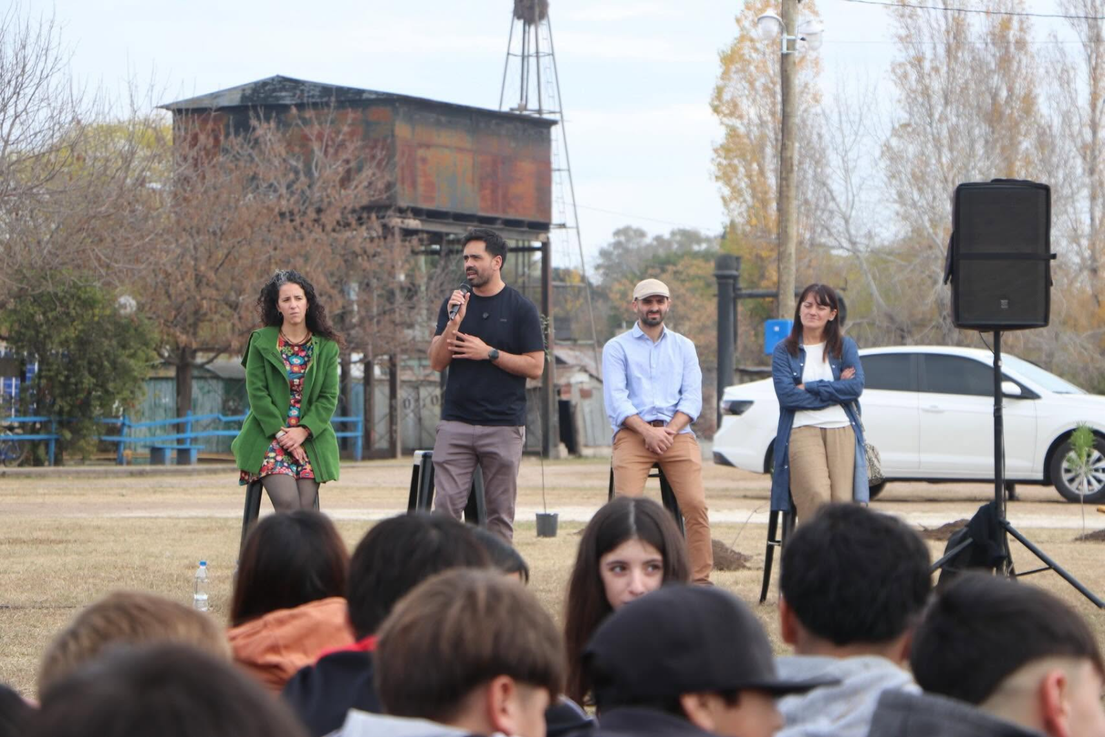 Alumnos y alumnas de escuelas secundarias participaron de una actividad que promueve el compromiso con el cuidado del ambiente y la construcción de una comunidad más sustentable.