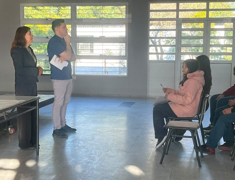 El centro de salud “San Antonio” dictó el taller “El curso que queremos” a alumnos de 4° año, con foco en vínculos saludables, convivencia, comunicación y responsabilidad grupal.