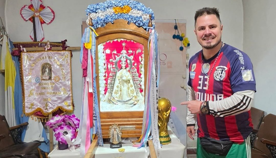 A días del Mundial 2026, Rodrigo González Cejas visitó la Virgen de Punta Corral para pedir por la Selección Argentina.