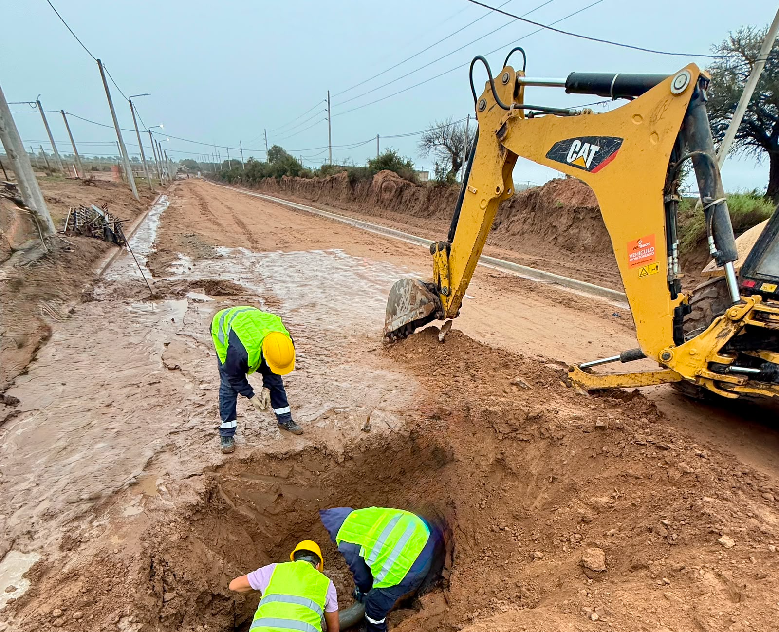  El objetivo operativo es asegurar que cada tramo quede disponible para la conexión domiciliaria una vez concluido el proceso de instalación y pruebas, de modo de habilitar el acceso al servicio en las viviendas previstas.