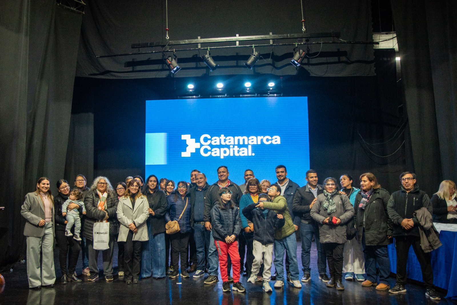 Saadi destacó la “dignidad” del acceso y adelantó una campaña de glaucoma con entrega de lentes en “una hora y media”.
