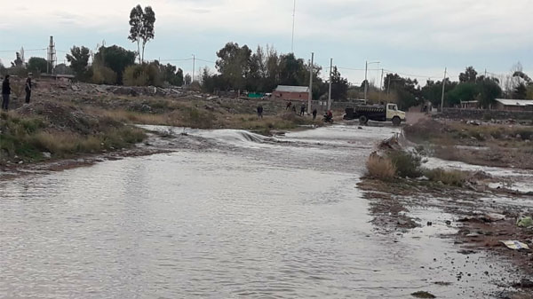 Defensa Civil advirtió que el incremento del caudal puede generar complicaciones para la circulación,.