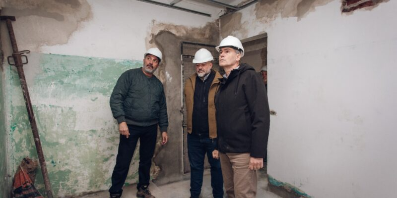 Passerini supervisó la obra en Corrientes 3086, con 75% de avance.