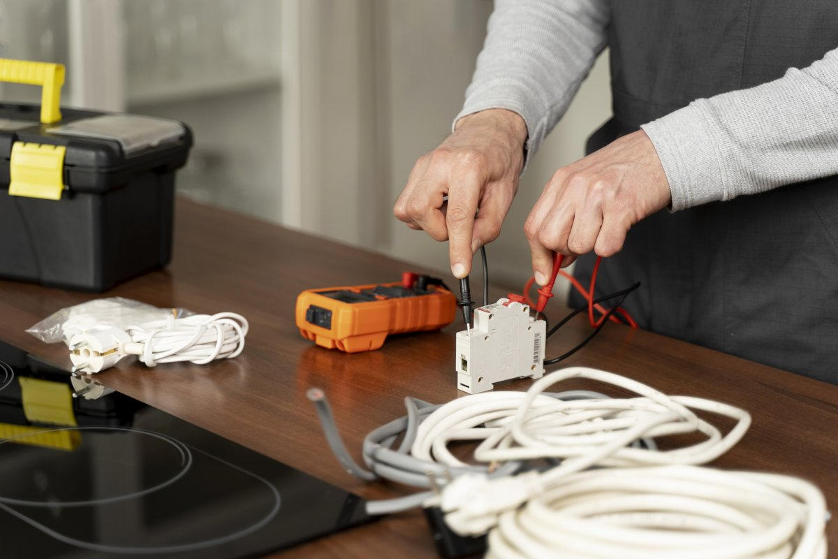  Con dos alternativas de cursado, los talleres gratuitos del CDC ofrecen opciones pensadas para distintas disponibilidades y necesidades de formación básica en electricidad domiciliaria.