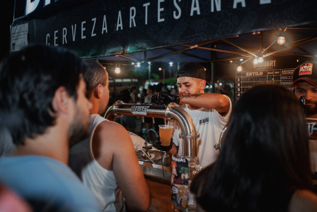 La propuesta convoca a vecinos, turistas y familias a compartir una jornada con oferta gastronómica y cervecera,