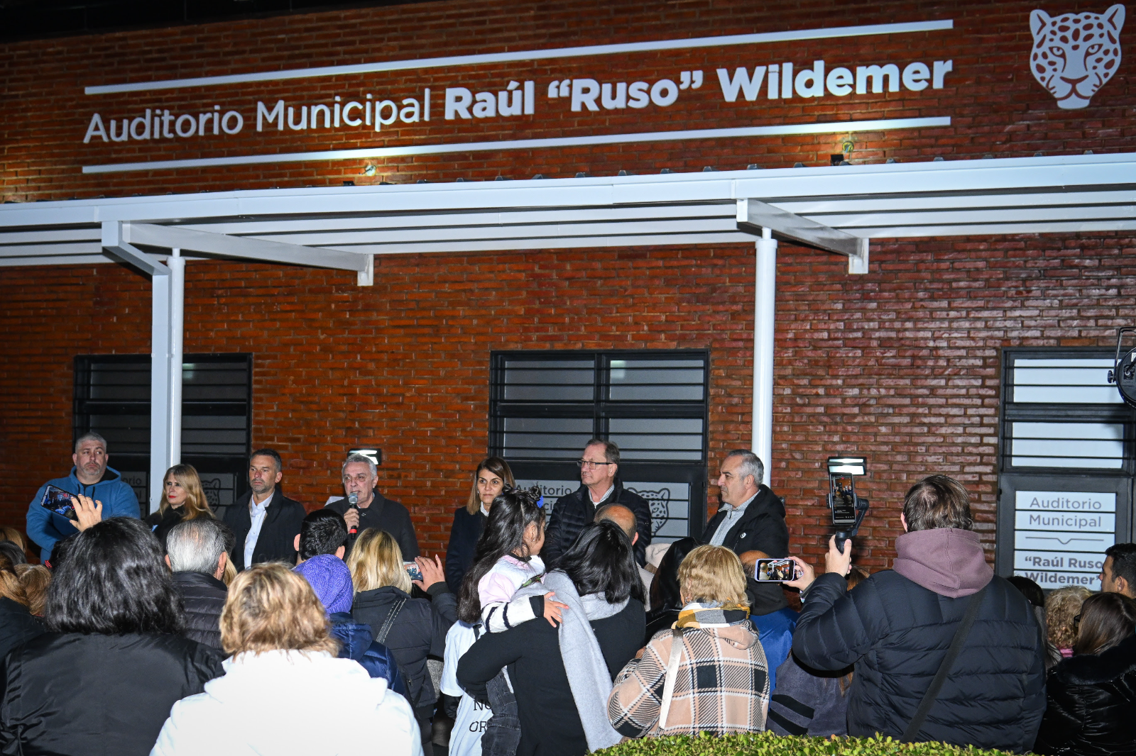 Fue el mensaje del intendente en el marco de la presentación del espacio que lleva el nombre del vecino y ex funcionario local Raúl "Ruso" Wildemer. 
