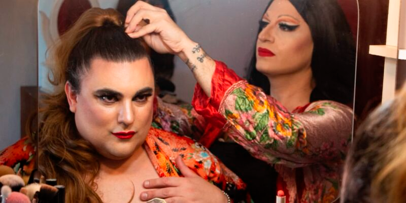 Futuro Queer y Superpride llegan al CCEC y al MMAU con artes escénicas, feria y música.