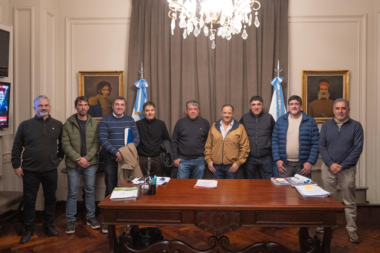 El gobernador Ricardo Quintela analizó junto a la Cámara de la Construcción alternativas para impulsar proyectos y sostener la actividad en La Rioja.