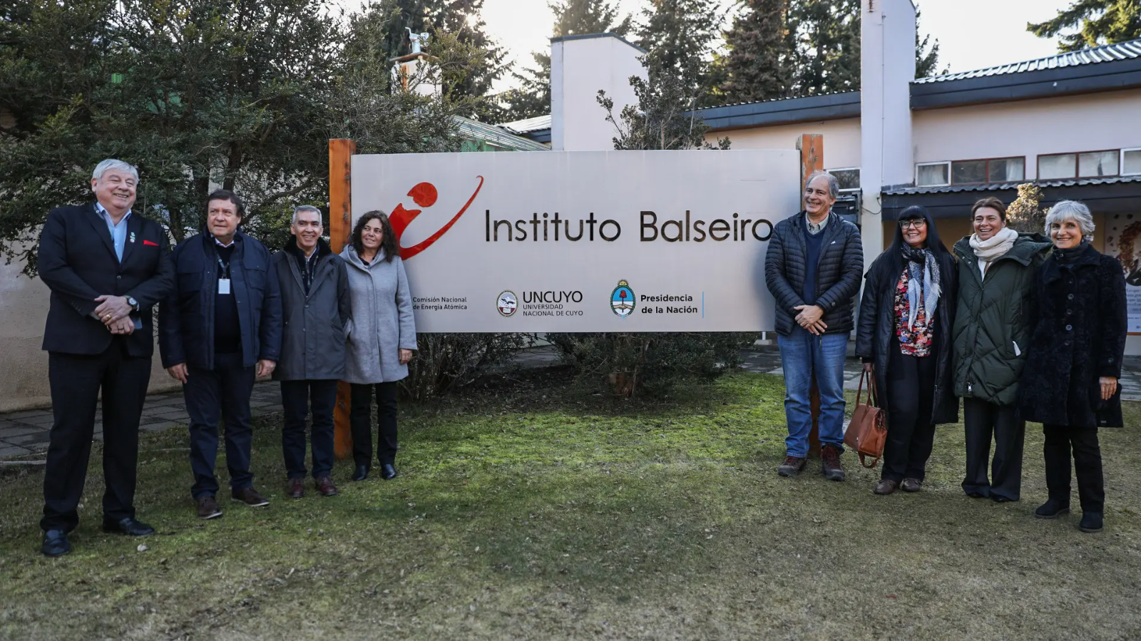 La formación incluirá prácticas en laboratorios y el reactor RA-6 para impulsar ciencia, tecnología y desarrollo energético provincial.