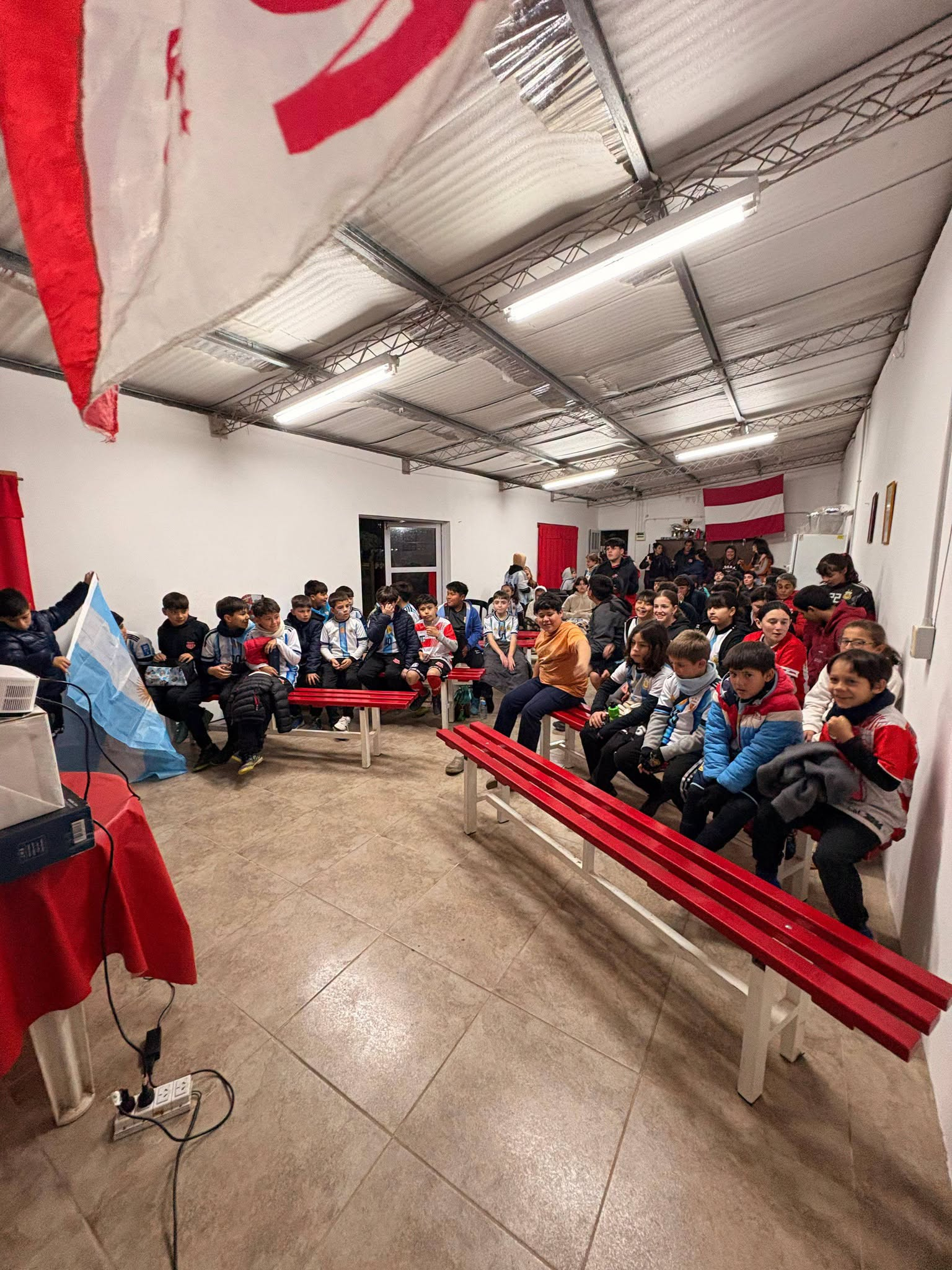 La iniciativa promueve hábitos responsables y conciencia vial en alumnos de nivel primario y secundario.