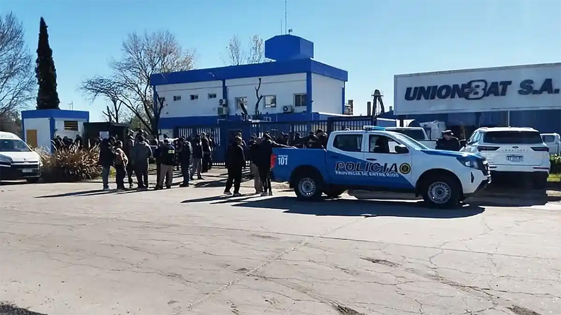 Autoridades provinciales buscan acercar a las partes y proteger los derechos de los trabajadores afectados por la medida.