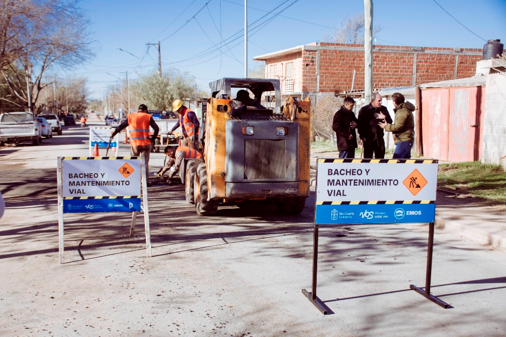 Las tareas se ejecutarán según dos alternativas técnicas, con hormigón o con asfalto en frío, de acuerdo con la tipología del pavimento y la urgencia de restitución del tránsito.