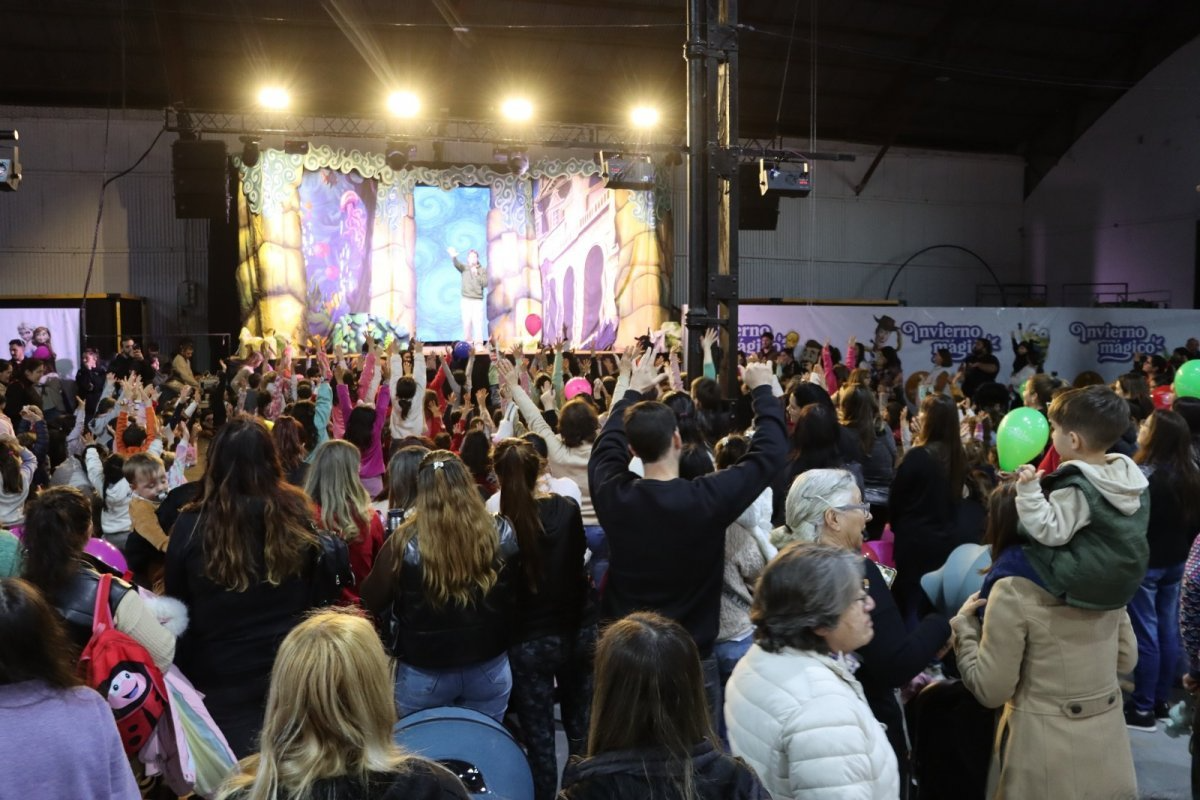 La ciudad ofrece propuestas al aire libre y para toda la familia, con desfile del 9 de Julio en la Costanera y actividades para las infancias durante el receso escolar.