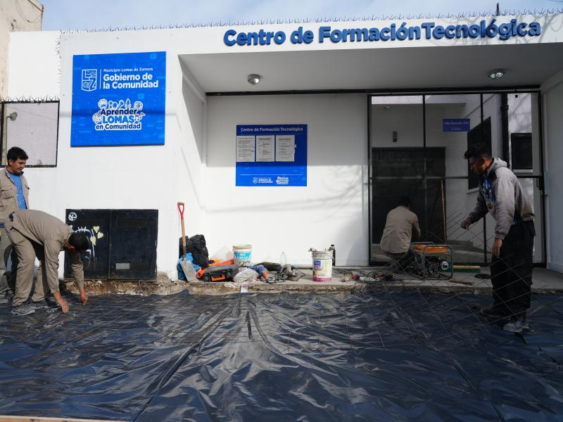El Municipio ejecuta trabajos en Albertina, Banfield, Fiorito, Lamadrid y Turdera para mejorar la accesibilidad y la circulación peatonal.