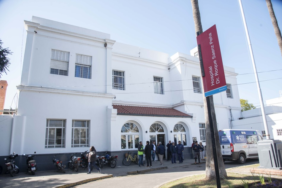 El sábado 4 de julio, de 8 a 11, se interrumpirá la energía en el Hospital Roque Sáenz Peña. Habrá protocolo especial y derivaciones a la Maternidad Martin y al SIES como respaldo.