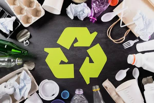 El municipio promueve hábitos sostenibles para disminuir los plásticos de un solo uso y destaca pequeñas acciones cotidianas que ayudan a reducir residuos y proteger el ambiente.