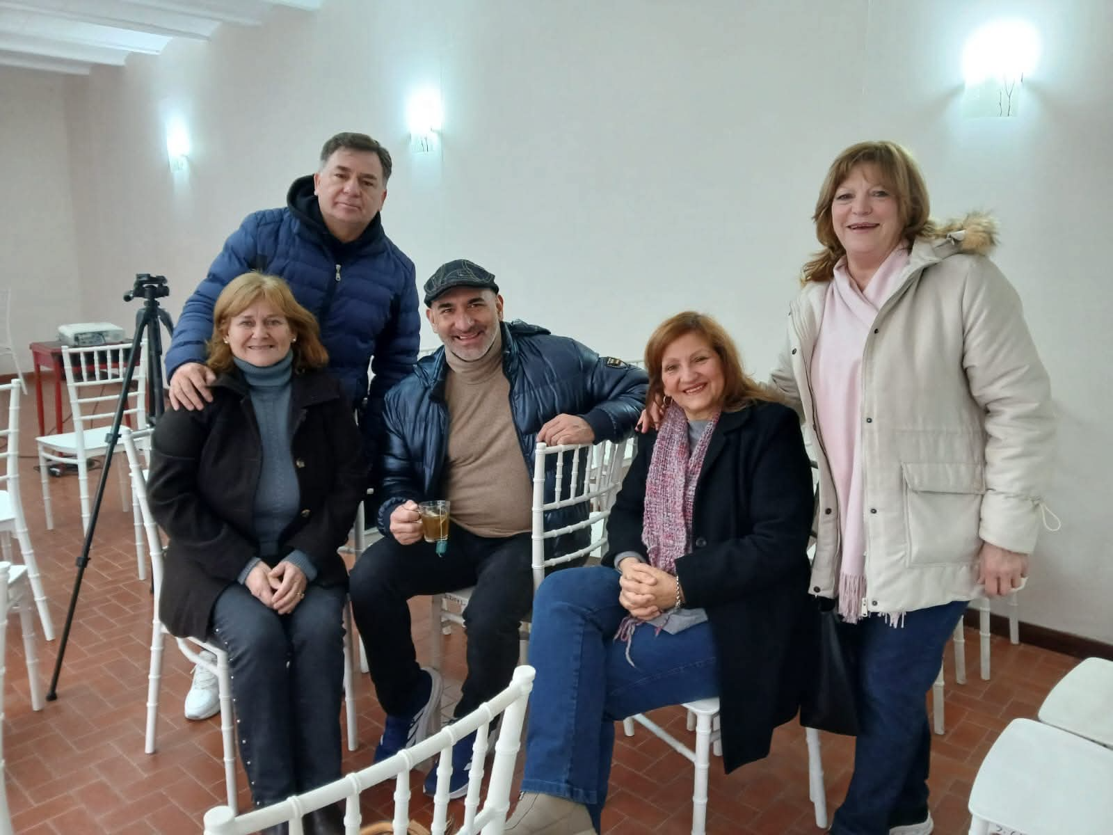La Feria del Libro cerró en el Club Social con reconocimiento al personal de la Secretaría de Cultura.