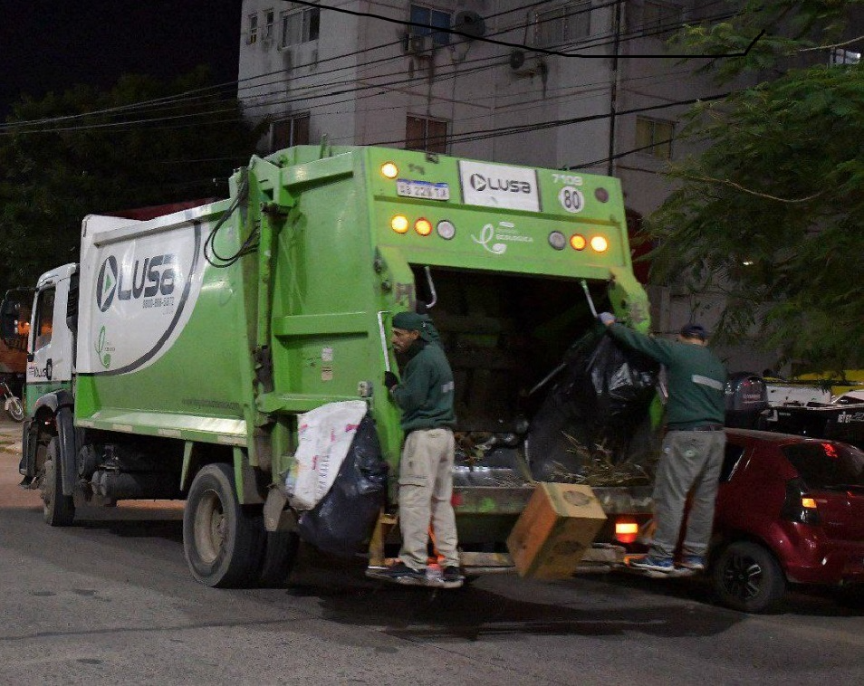 La recolección de residuos será normal, mientras que algunas dependencias municipales permanecerán cerradas durante ambos feriados.