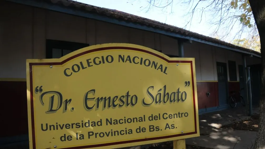 La Escuela Nacional Ernesto Sabato mantendrá abierta la preinscripción a 1º año 2027 con trámite online y opción presencial en Lobería 760.