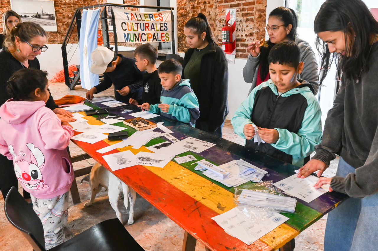 La exposición reunirá las producciones realizadas durante el primer semestre por participantes de los talleres culturales.