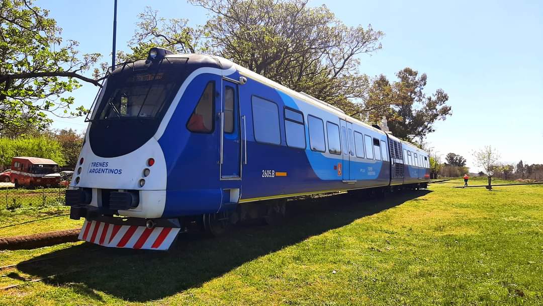 Desde el municipio compartieron junto a la comunidad rural, la extensi\u00f3n del servicio de tren a Lozano los fines de semana, luego de 47 a\u00f1os.