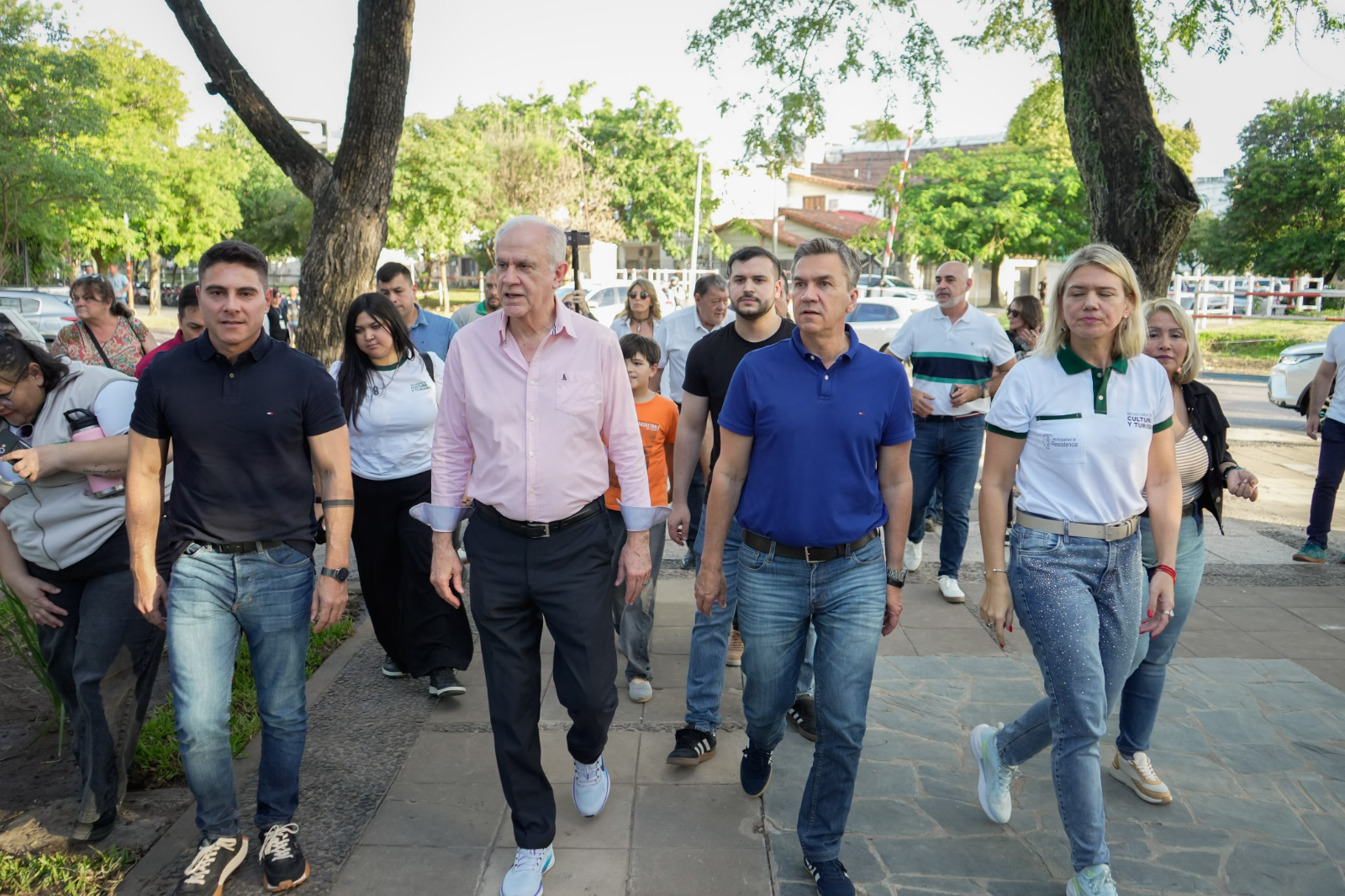 El gobernador Leandro Zdero y el intendente Roy Nikisch inauguraron las obras integrales de la Plaza 9 de Julio, uno de los espacios públicos más emblemáticos de Resistencia.