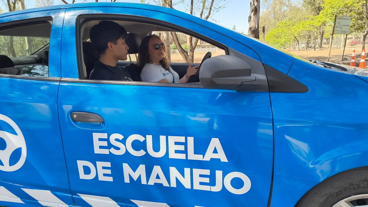 La propuesta busca fortalecer la formación vial y facilitar el acceso al carnet de conducir para quienes recién comienzan.