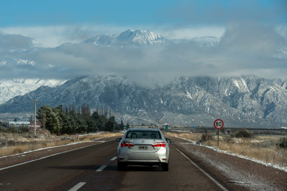 Defensa Civil difundió medidas para residentes y viajeros ante las nevadas en la cordillera de Mendoza y pidió extremar los cuidados.